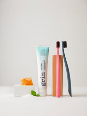 Freshening Toothpaste & 100% Recycled Toothbrush Set